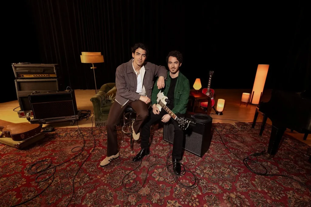 Joe and Kevin Jonas share their journey to great vision with EVO ICL