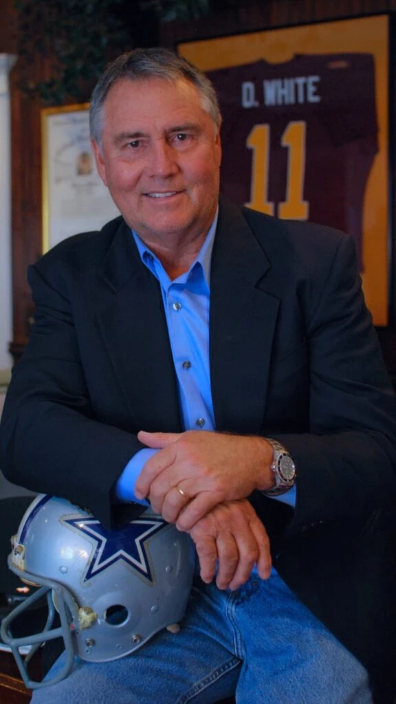 former Dallas Cowboy quarterback Danny White chooses Light Adjustable Lens for his clear vision.